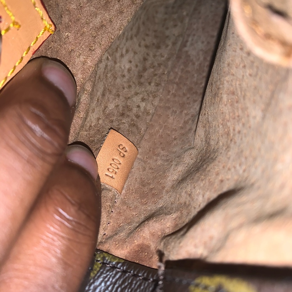 Louis v bag - Picture 4 of 5